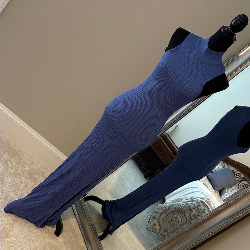 Elegant Blue Sleeveless Maxi Dress